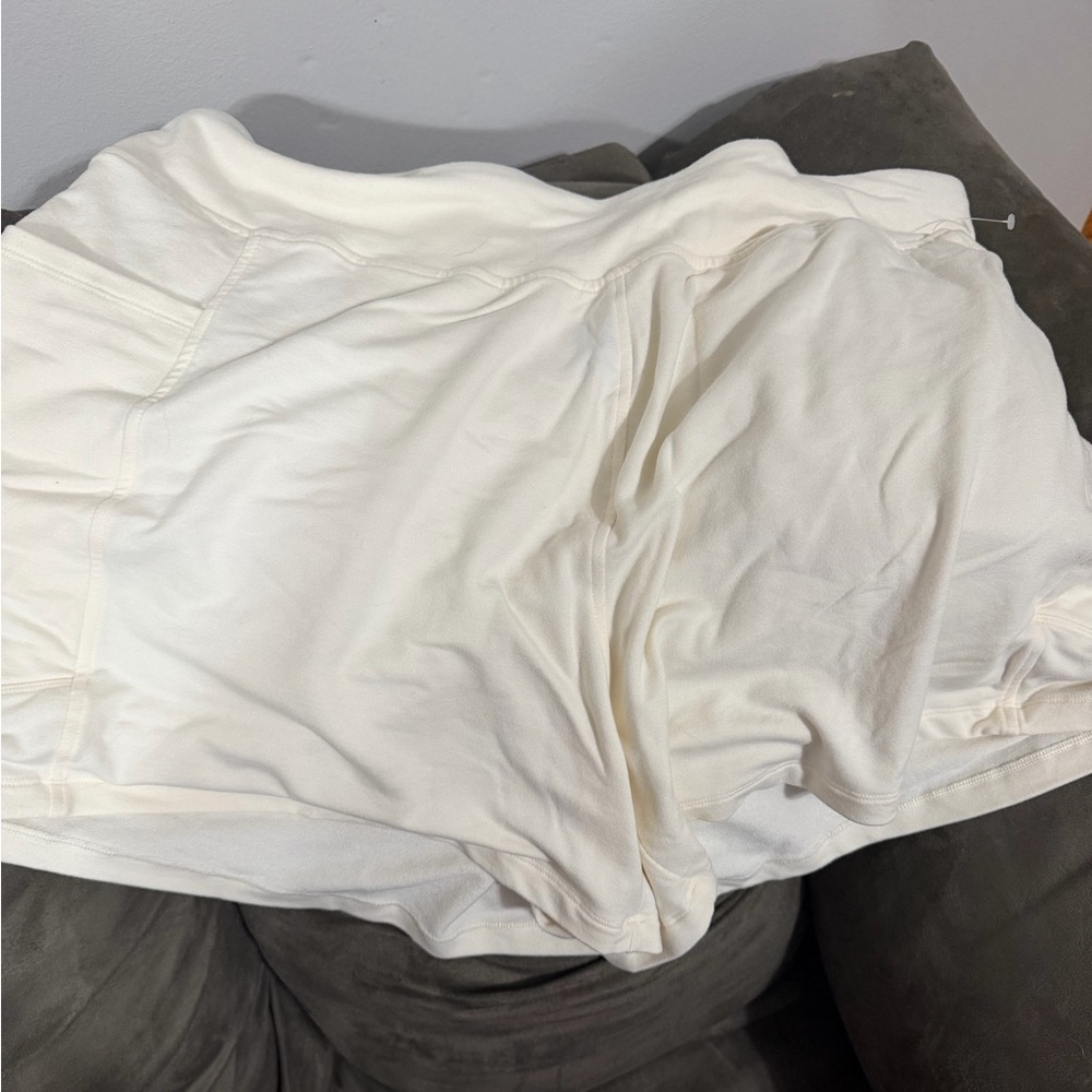 Old Navy Cream Athletic Lounge Shorts - Picture 1 of 3